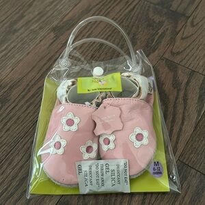 Gently used baby crawling shoes 6-12 months